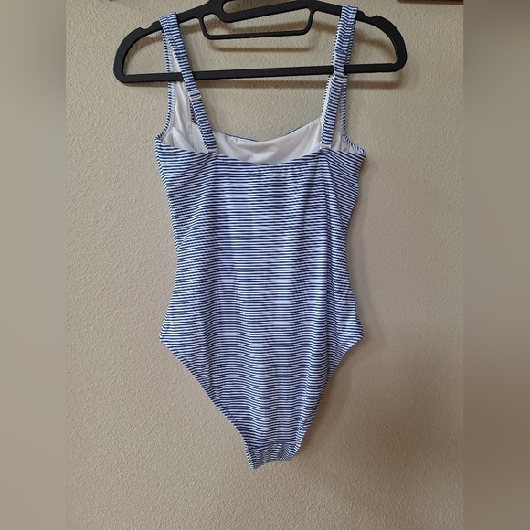 Sea Level Australia Striped One Piece. Built in bra. Underwire. Womens size 4 - Picture 6 of 6